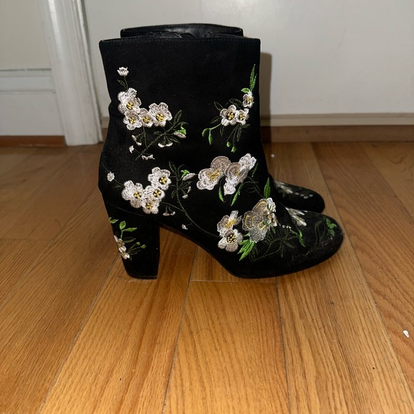 Floral embroidered boots - Picture 5 of 6